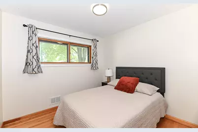 541 N 109th St, Wauwatosa, WI 53226 - Photo 15