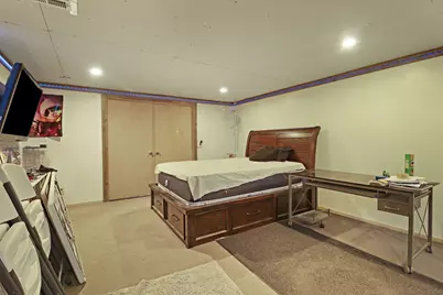 37 S Hillock Dr, Racine, WI 53406 - Photo 17