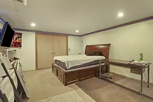 37 S Hillock Dr, Racine, WI 53406 - Photo 17