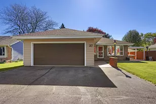 37 S Hillock Dr, Racine, WI 53406 - Photo 19