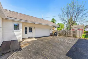 110 E Wisconsin Ave, Silver Lake, WI 53170 - Photo 27
