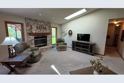 1209  Stonebridge Dr, Howards Grove, WI 53083 - Photo 5