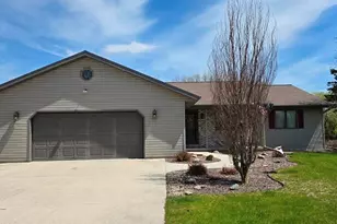 1209 Stonebridge Dr, Howards Grove, WI 53083 - Photo 1