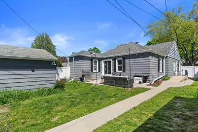 3421 S Quincy Ave, Milwaukee, WI 53207 - Photo 25
