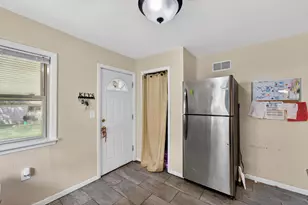 8601 W Melvina St, Milwaukee, WI 53222 - Photo 7
