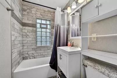 8601 W Melvina St, Milwaukee, WI 53222 - Photo 9