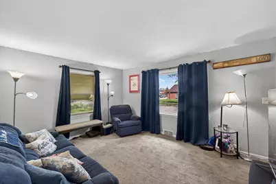 8601 W Melvina St, Milwaukee, WI 53222 - Photo 3