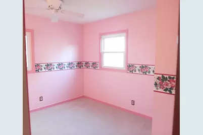 176 W Armour Ave, Milwaukee, WI 53207 - Photo 15