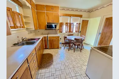 2610  Lasalle St, Racine, WI 53402 - Photo 5