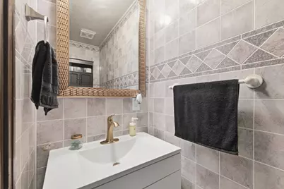 1411 W Edgerton Ave #V, Milwaukee, WI 53221 - Photo 9
