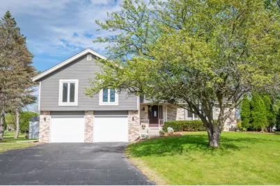 W356N5886  Meadow Ct, Oconomowoc, WI 53066 - Photo 1