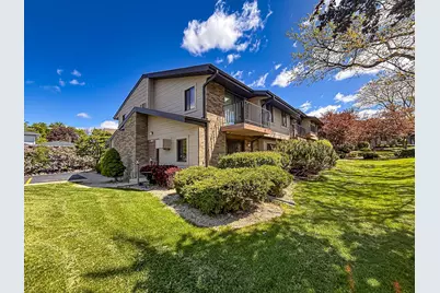 306  Sheffield Rd #5, Waukesha, WI 53186 - Photo 1