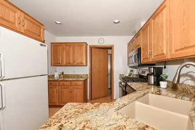 N27W26410  Christian Ct #1, Pewaukee, WI 53072 - Photo 11