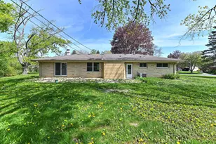 N79W15709 Charles Ct, Menomonee Falls, WI 53051 - Photo 37
