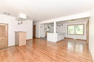 N79W15709 Charles Ct, Menomonee Falls, WI 53051 - Photo 9