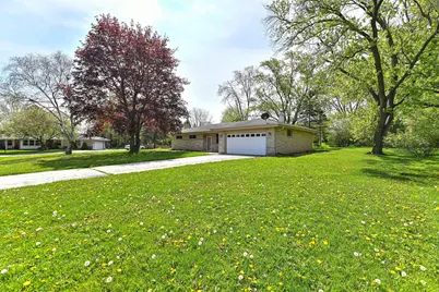 N79W15709  Charles Ct, Menomonee Falls, WI 53051 - Photo 3