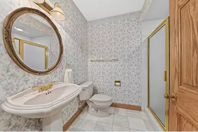 W131N7931  Country Club Ct, Menomonee Falls, WI 53051 - Photo 33