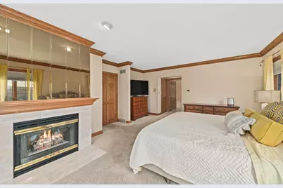 W131N7931  Country Club Ct, Menomonee Falls, WI 53051 - Photo 35