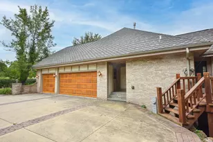 W131N7931 Country Club Ct, Menomonee Falls, WI 53051 - Photo 9