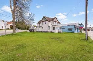 211 E Main St, Mishicot, WI 54228 - Photo 37