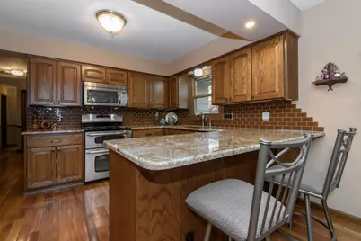 2204  Hunting Ridge Rd, Waukesha, WI 53188 - Photo 13