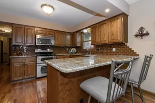 2204 Hunting Ridge Rd, Waukesha, WI 53188 - Photo 13