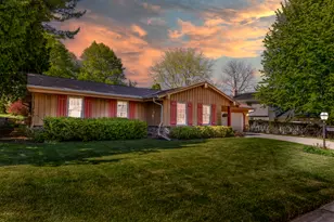 2204 Hunting Ridge Rd, Waukesha, WI 53188 - Photo 1