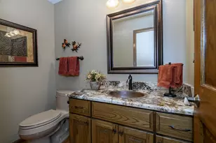 2204 Hunting Ridge Rd, Waukesha, WI 53188 - Photo 21