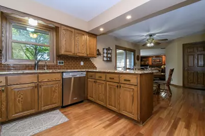 2204  Hunting Ridge Rd, Waukesha, WI 53188 - Photo 15