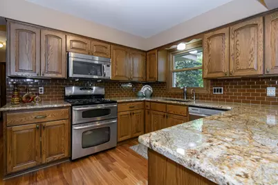 2204  Hunting Ridge Rd, Waukesha, WI 53188 - Photo 11