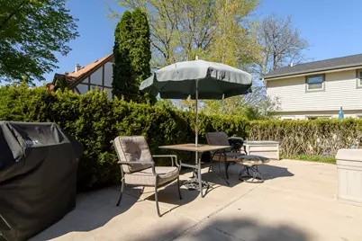 2204  Hunting Ridge Rd, Waukesha, WI 53188 - Photo 31