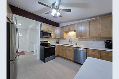 18400  Beverly Hills Dr, Brookfield, WI 53045 - Photo 5