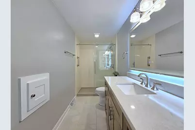 18400  Beverly Hills Dr, Brookfield, WI 53045 - Photo 21