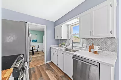 222 N 90th St, Milwaukee, WI 53226 - Photo 11