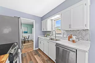 222 N 90th St, Milwaukee, WI 53226 - Photo 11