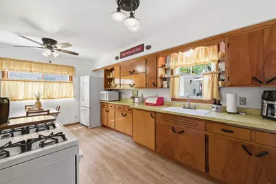 3929 S 56th St, Milwaukee, WI 53220 - Photo 11