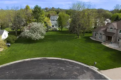 1000  Apache Ct, Fort Atkinson, WI 53538 - Photo 7