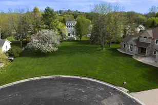 1000 Apache Ct, Fort Atkinson, WI 53538 - Photo 7