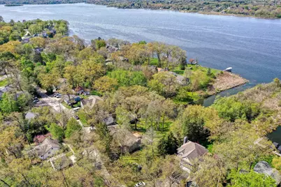 3513  Ridge Dr, Delafield, WI 53029 - Photo 9