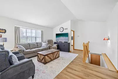 3289  Pleasant St, Sun Prairie, WI 53590 - Photo 7