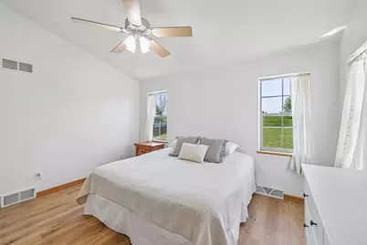 3289  Pleasant St, Sun Prairie, WI 53590 - Photo 19