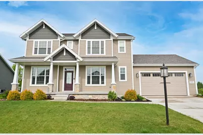 W201N5523  Magnolia Ln, Menomonee Falls, WI 53051 - Photo 1