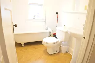 5526 W Wells St, Milwaukee, WI 53208 - Photo 19