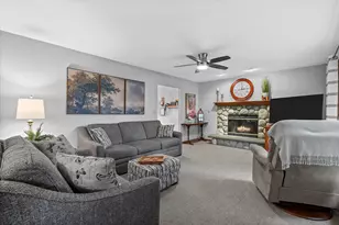 8450 S Heritage Ct, Oak Creek, WI 53154 - Photo 17