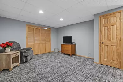 8450 S Heritage Ct, Oak Creek, WI 53154 - Photo 33