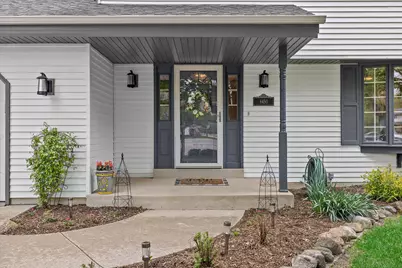 8450 S Heritage Ct, Oak Creek, WI 53154 - Photo 3