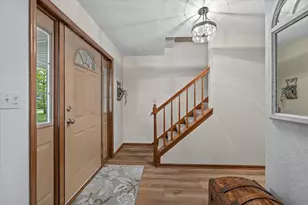 8450 S Heritage Ct, Oak Creek, WI 53154 - Photo 15
