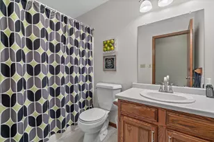 8450 S Heritage Ct, Oak Creek, WI 53154 - Photo 31