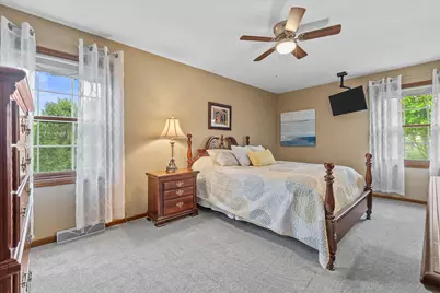 8450 S Heritage Ct, Oak Creek, WI 53154 - Photo 25