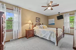 8450 S Heritage Ct, Oak Creek, WI 53154 - Photo 25